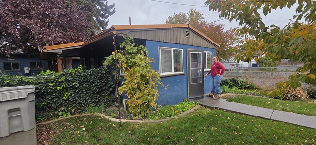 Building Photo - 1150 E Jackson St