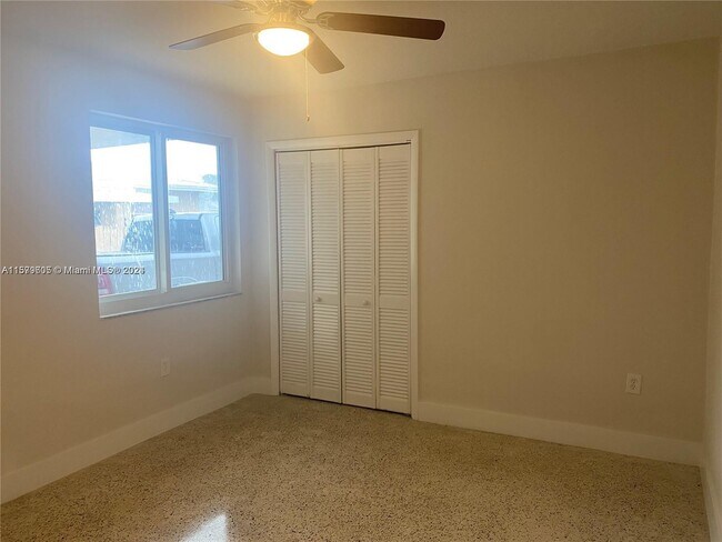 Building Photo - 9228 SW 37th St