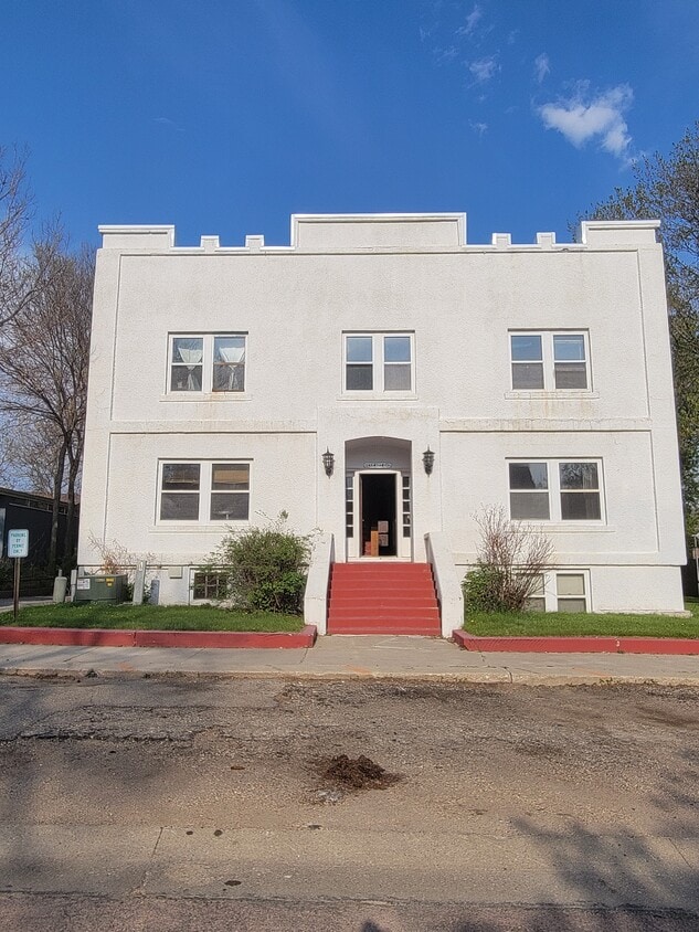 Primary Photo - Best Apartments