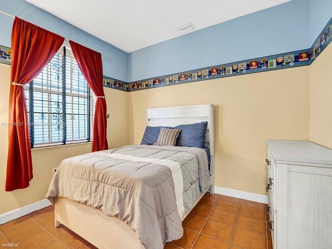 Building Photo - 4 br, 2.5 bath House - 12981 NW 9th Ln