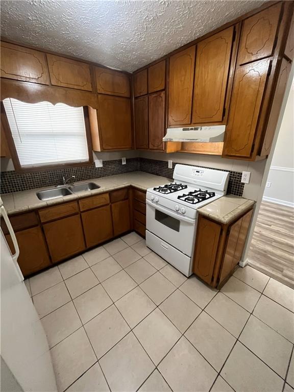 Foto del edificio - 1159 Summer Brook Rd