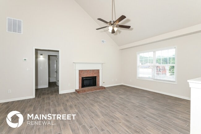 Foto del edificio - 1599 Queen Elizabeth Dr