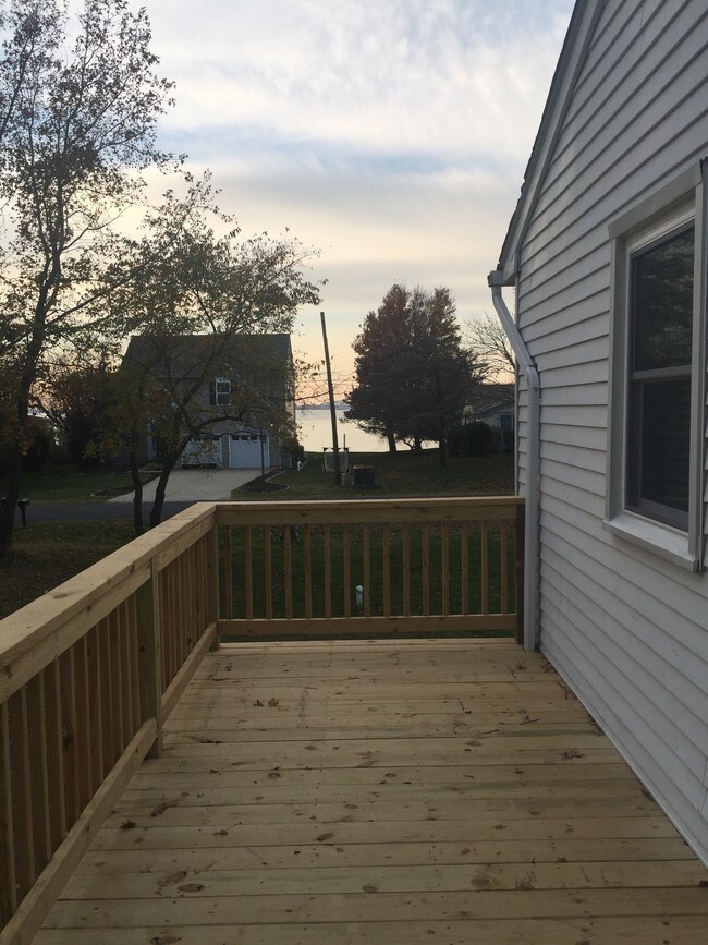 Building Photo - 511 Bayside Dr
