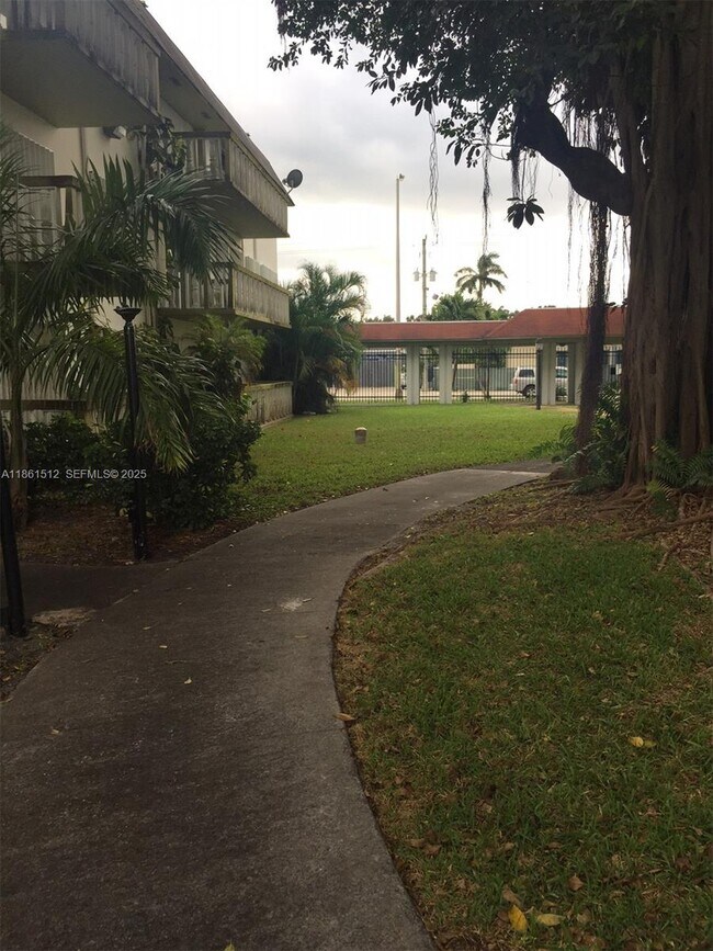 Foto del edificio - 15201 NE 6th Ave