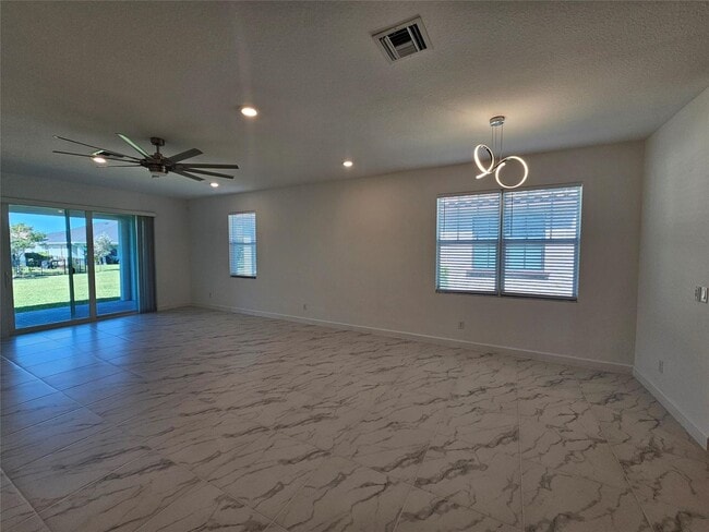 Foto del edificio - 1287 Tangled Orchard Tr