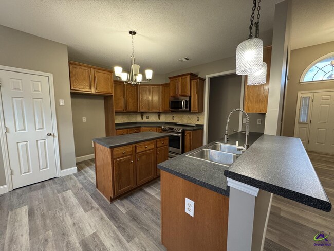 Building Photo - 106 Daventry Ln