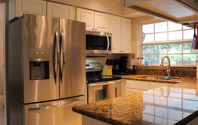 Foto del edificio - 738 Lake Howell Rd