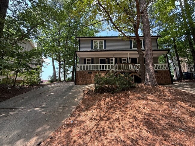 Building Photo - Recently Remodeled 3BD, 2.5BA Raleigh Town...