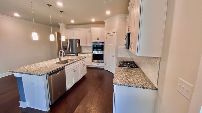 Building Photo - 178 Redcroft Dr