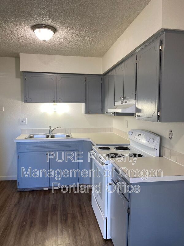Foto principal - 760 Plymouth Dr NE