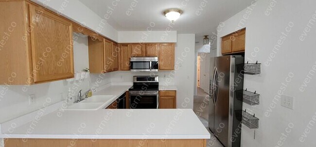 Building Photo - 2038 Otter Pond Ln