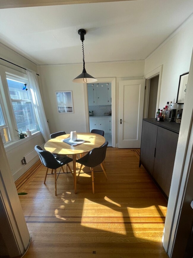 Photo du bâtiment - 1086 W 10th Ave