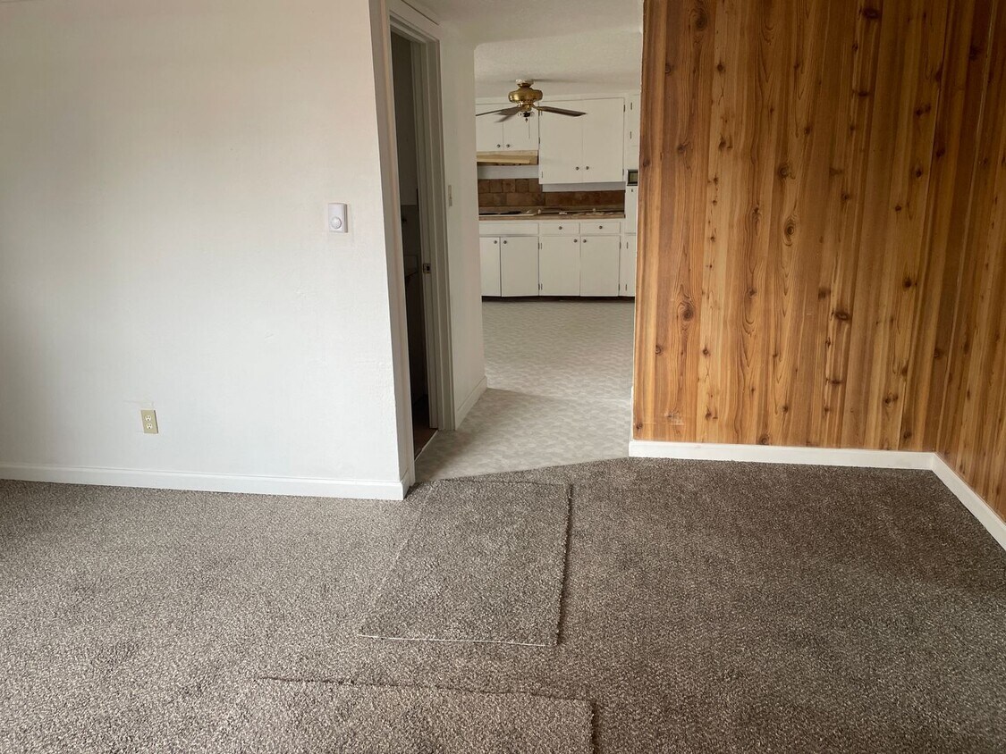 Primary Photo - Pet Friendly 3 bedroom House For Rent!!!