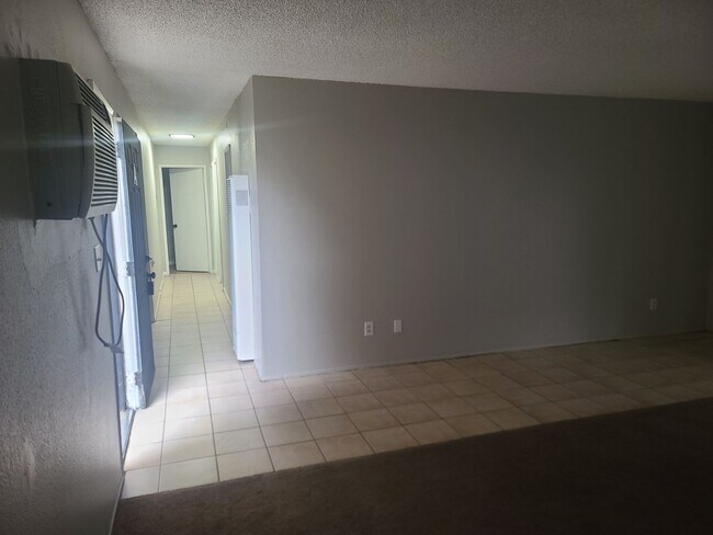 Foto del edificio - 1079 Patterson Ave