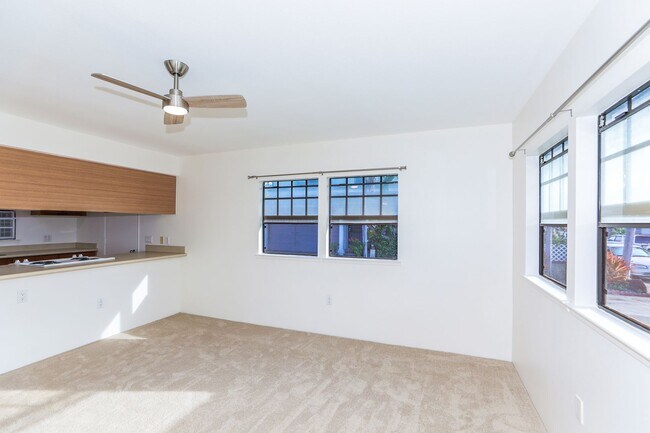 Foto del edificio - Royal Kunia - 2/1/2 - $2,500