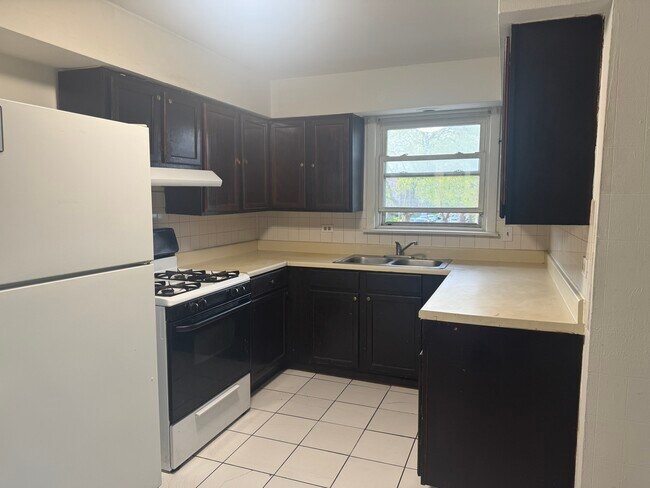 Foto del edificio - 8300 S Vernon Ave