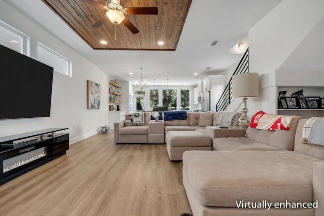 Foto del edificio - 458 Grand Oaks Rd