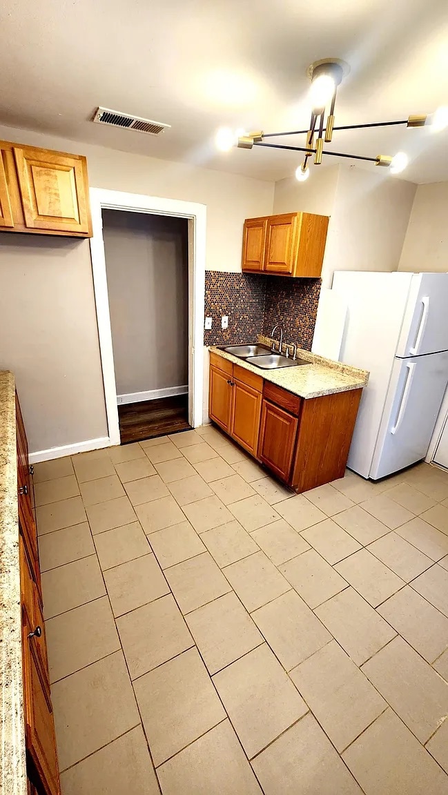 Foto del edificio - Room in Duplex on M.L.K. Jr Dr SW