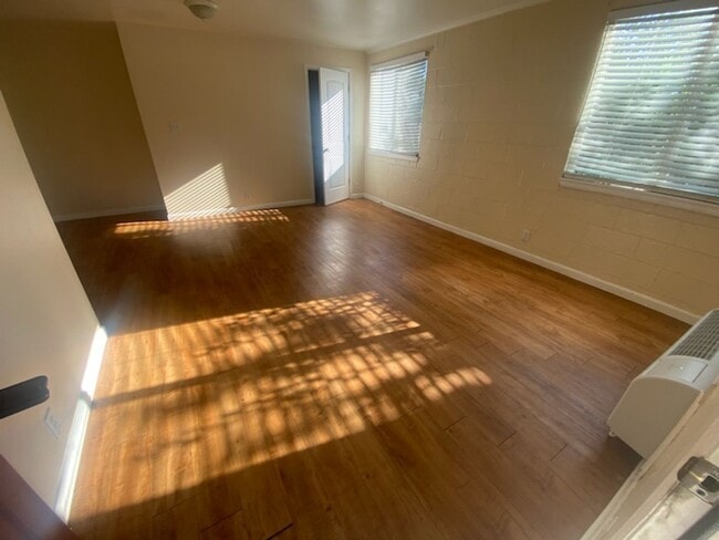 Photo - 1466 Reed St Apartment