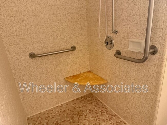 Building Photo - 2650 Jefferson Ave