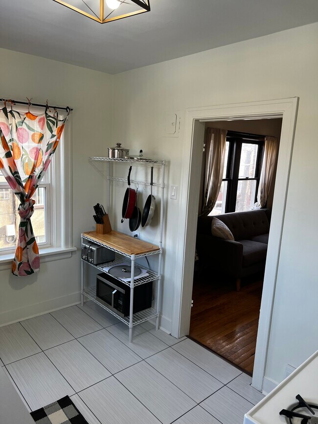 Foto del edificio - 115 E Cedar Ave