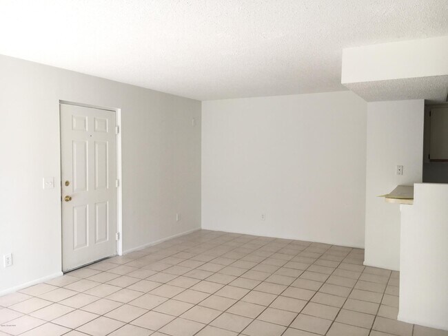 Building Photo - 987 Sonesta Ave NE