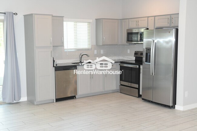 Foto del edificio - 2264 W Harmont Dr