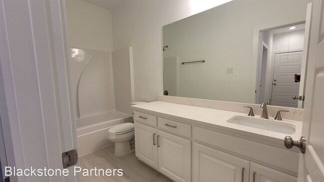 Building Photo - 4 br, 2 bath House - 10662 Deric Ave