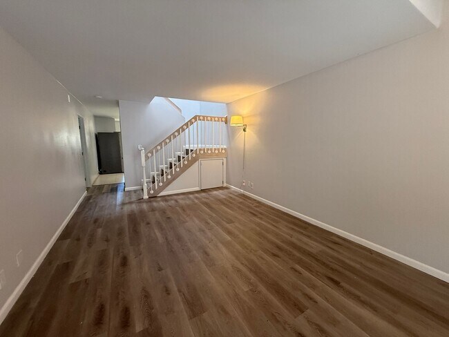 Foto del edificio - Village Green in Hawaii Kai 3 bedroom 2 ba...