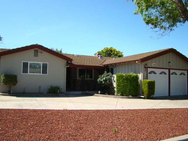 Primary Photo - 14976 Ridgetop Dr