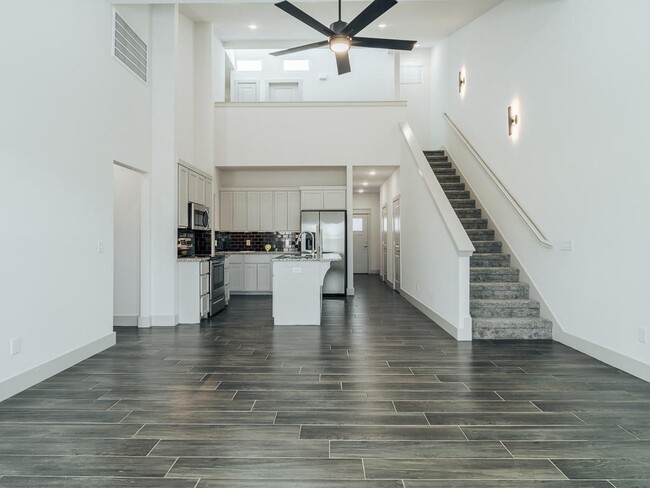 Building Photo - 657 Sun Meadow Dr