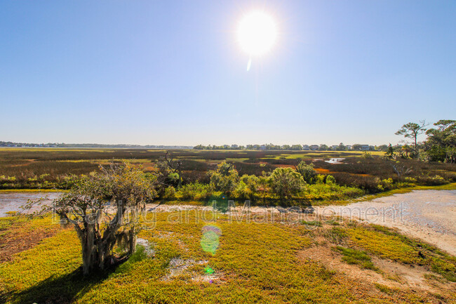 Building Photo - 205 River Breeze Dr