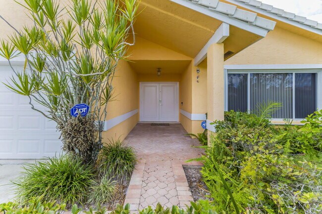 Foto del edificio - 7572 Silver Woods Ct
