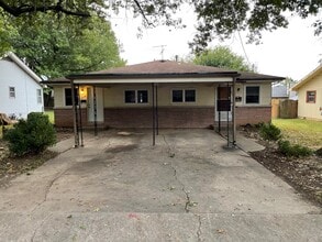 Building Photo - 2036 S Fairway Ave