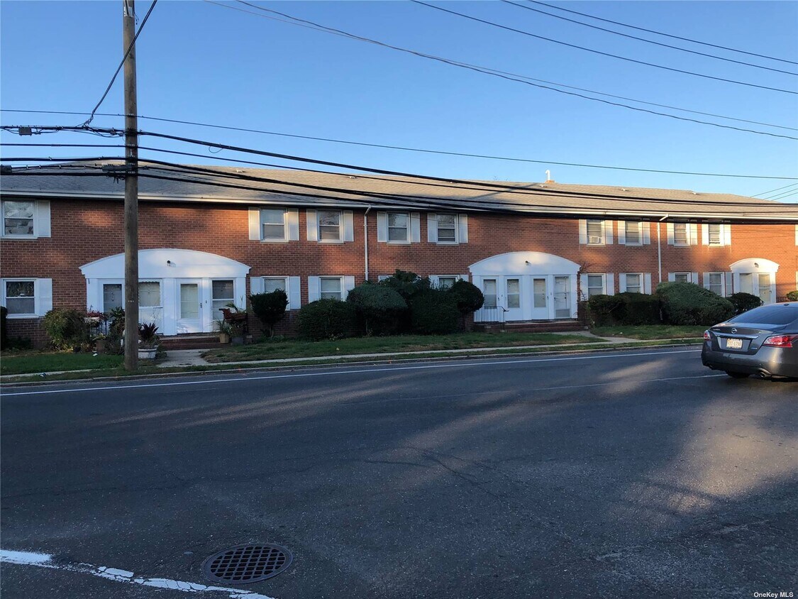Primary Photo - 143 Duncan Rd