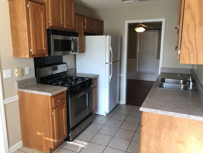 Foto del edificio - Corner Lot