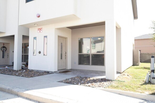 Foto del edificio - 4101 Blue Quail Rd