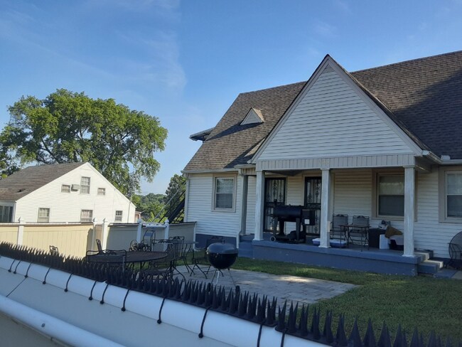 Building Photo - 506 Pickens Ln