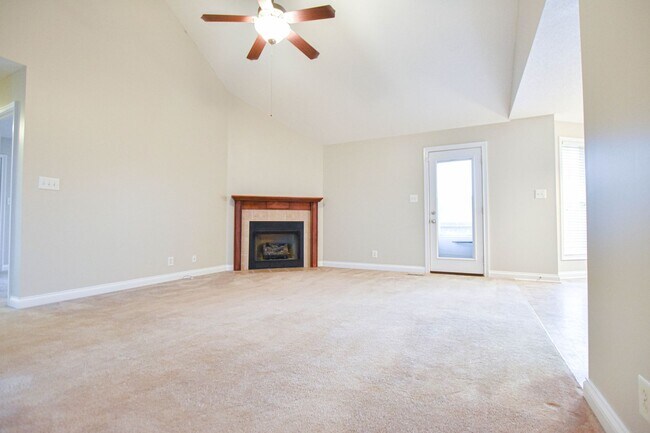 Foto del edificio - Pet Friendly Three Bedroom!