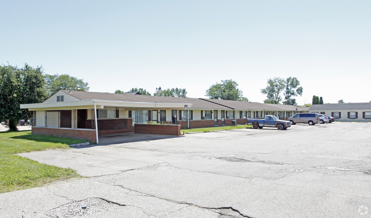 Primary Photo - Pine Haven Apartments