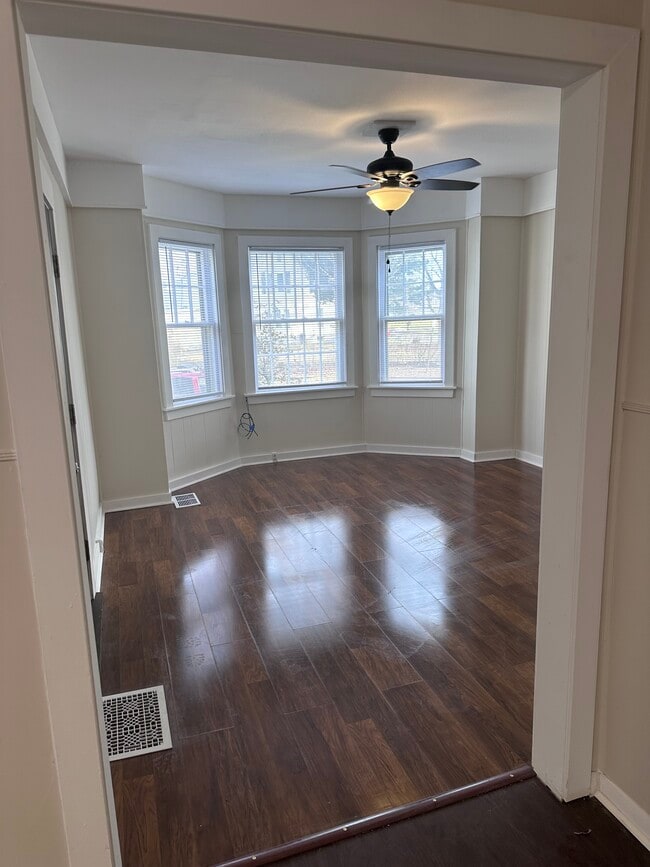 Building Photo - 53 Hoffman St