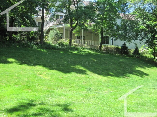 Foto del edificio - 161 Brayton Rd