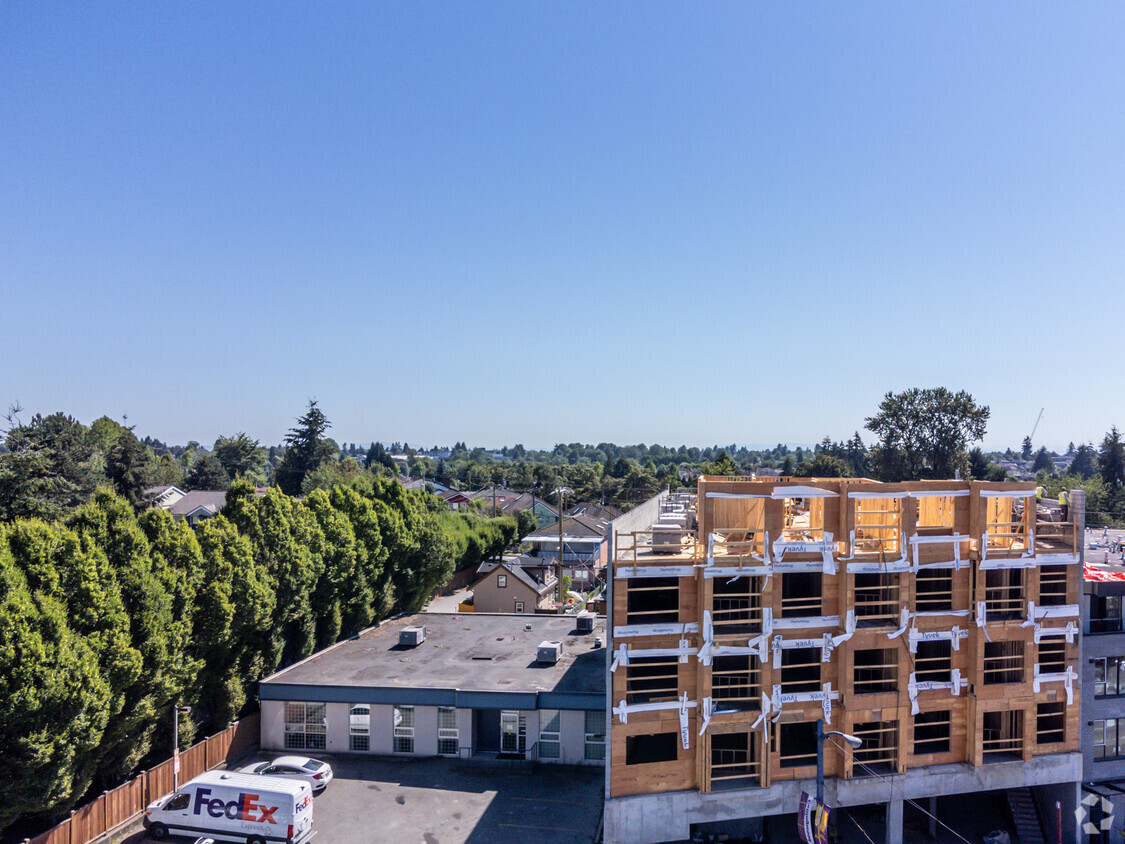 Construction Photo 7/22 - W Kingsway