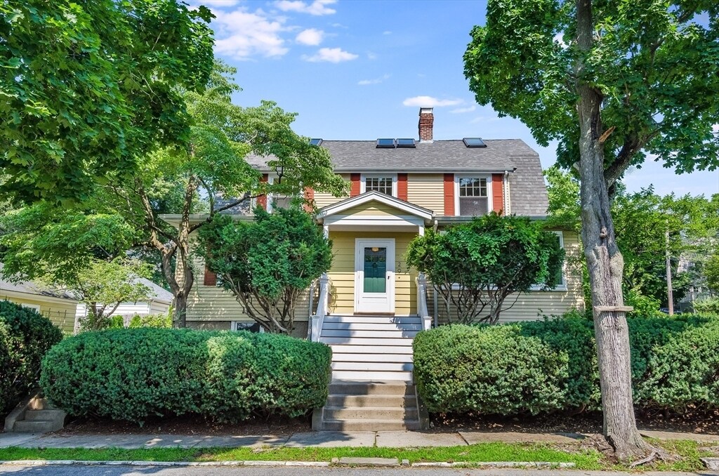 Primary Photo - 29 Devereaux St