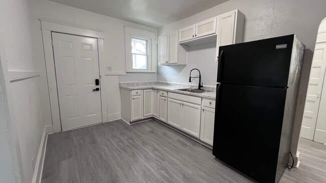 Photo - 1707 Holladay St Apartment