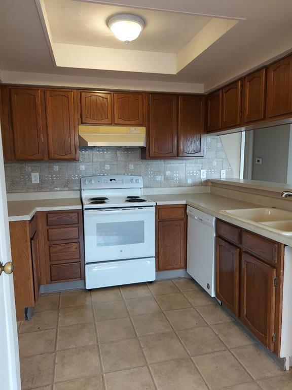 Building Photo - 4810 Pebble Brook St