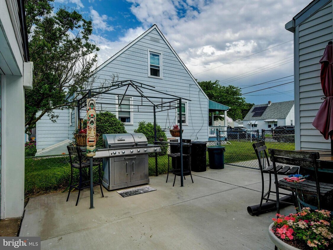 914 Lance Ave, Essex, MD 21221 House Rental in Essex, MD