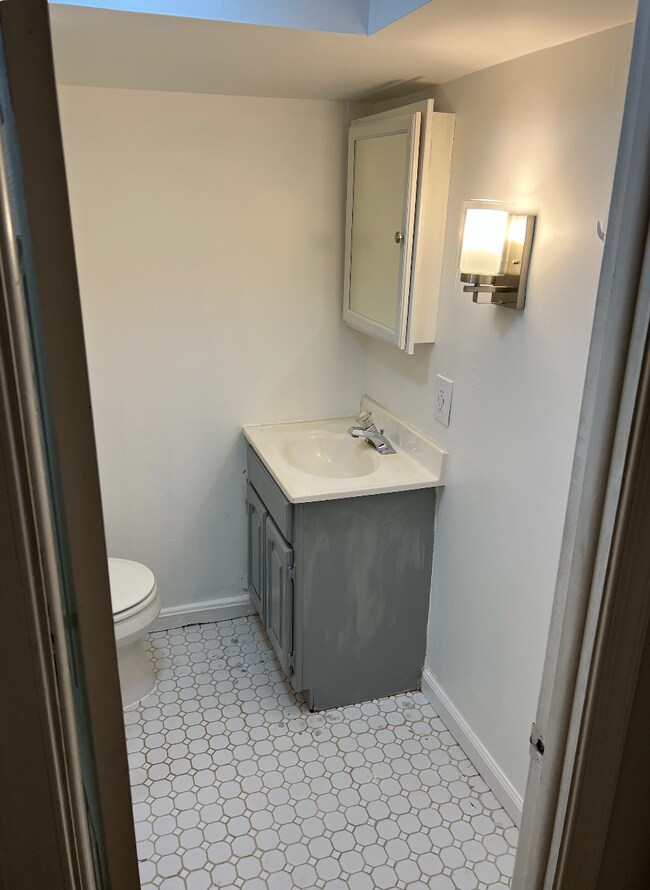 Foto del edificio - 5812 Greentree Rd