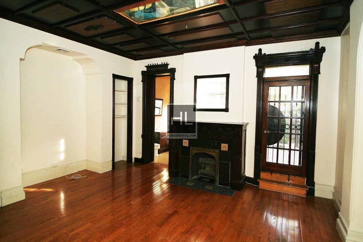 Primary Photo - 116 Hancock St