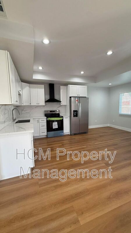 Foto del edificio - 5233 Bellflower Blvd